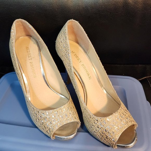 EUC Audrey Brooke Evening Heels - Picture 3 of 14